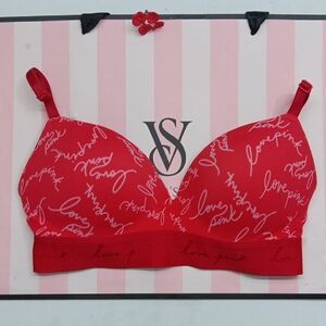 Victoria's Secret Pink Wear Everywhere Wireless Push-up Size 32C